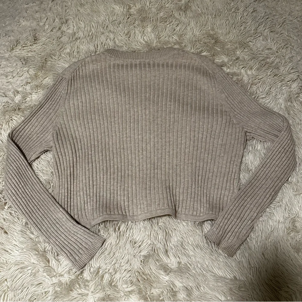 Calvin Klein Beige Ribbed Cropped Long Sleeve Top Sweater - Picture 6 of 8